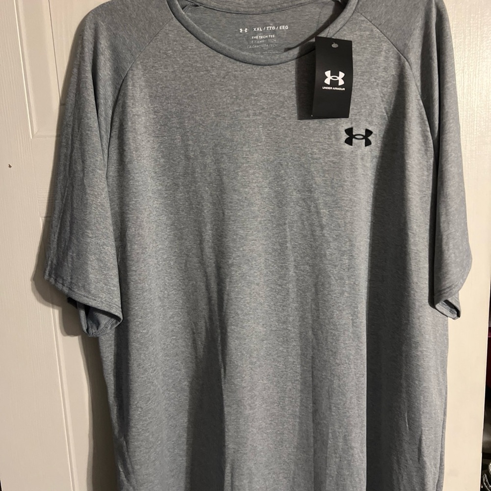 Under Armour Men's Grey Shirt